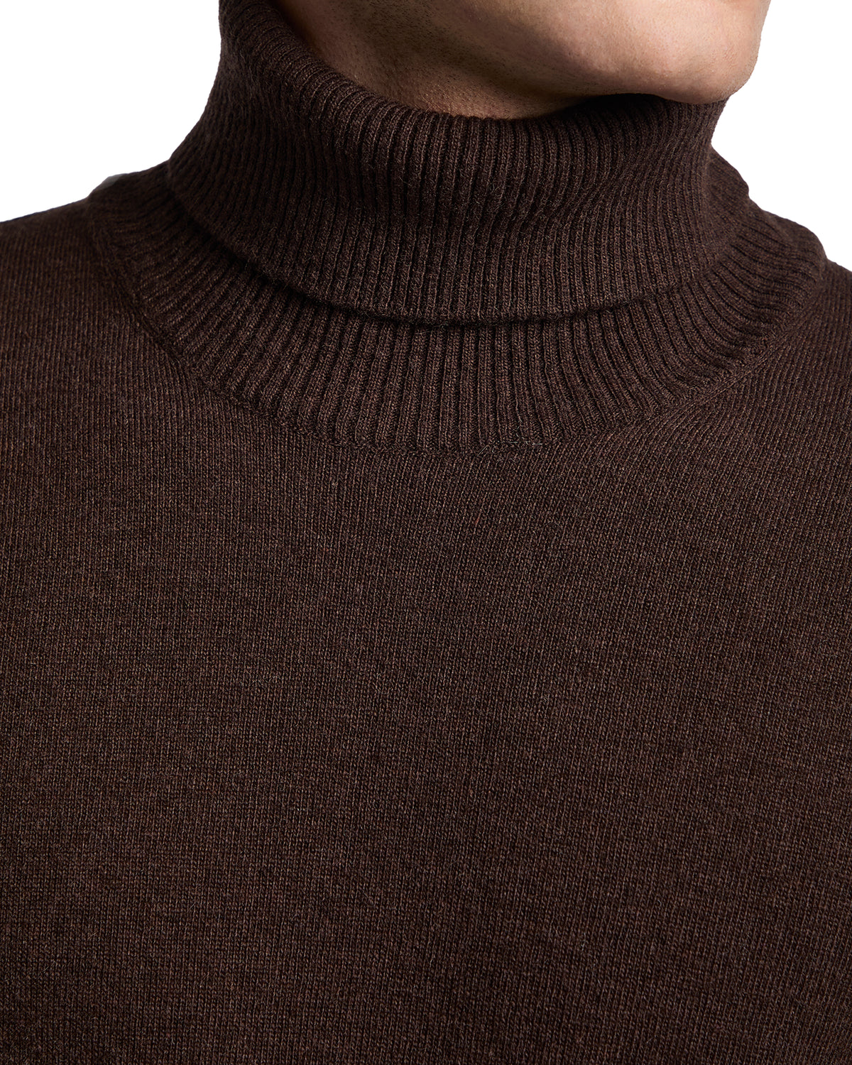 Lee turtleneck in dark brown cashmere blend