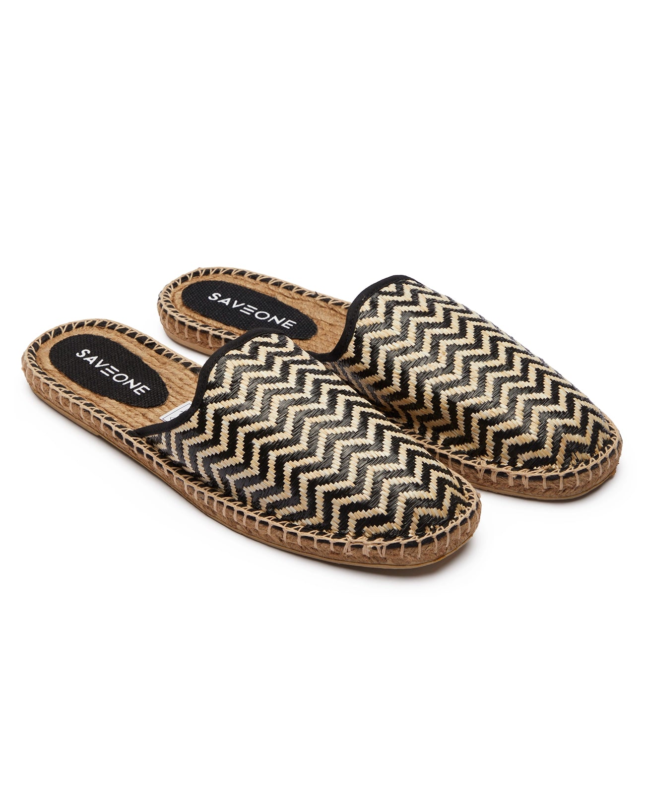 Ushuaia mules with black pattern