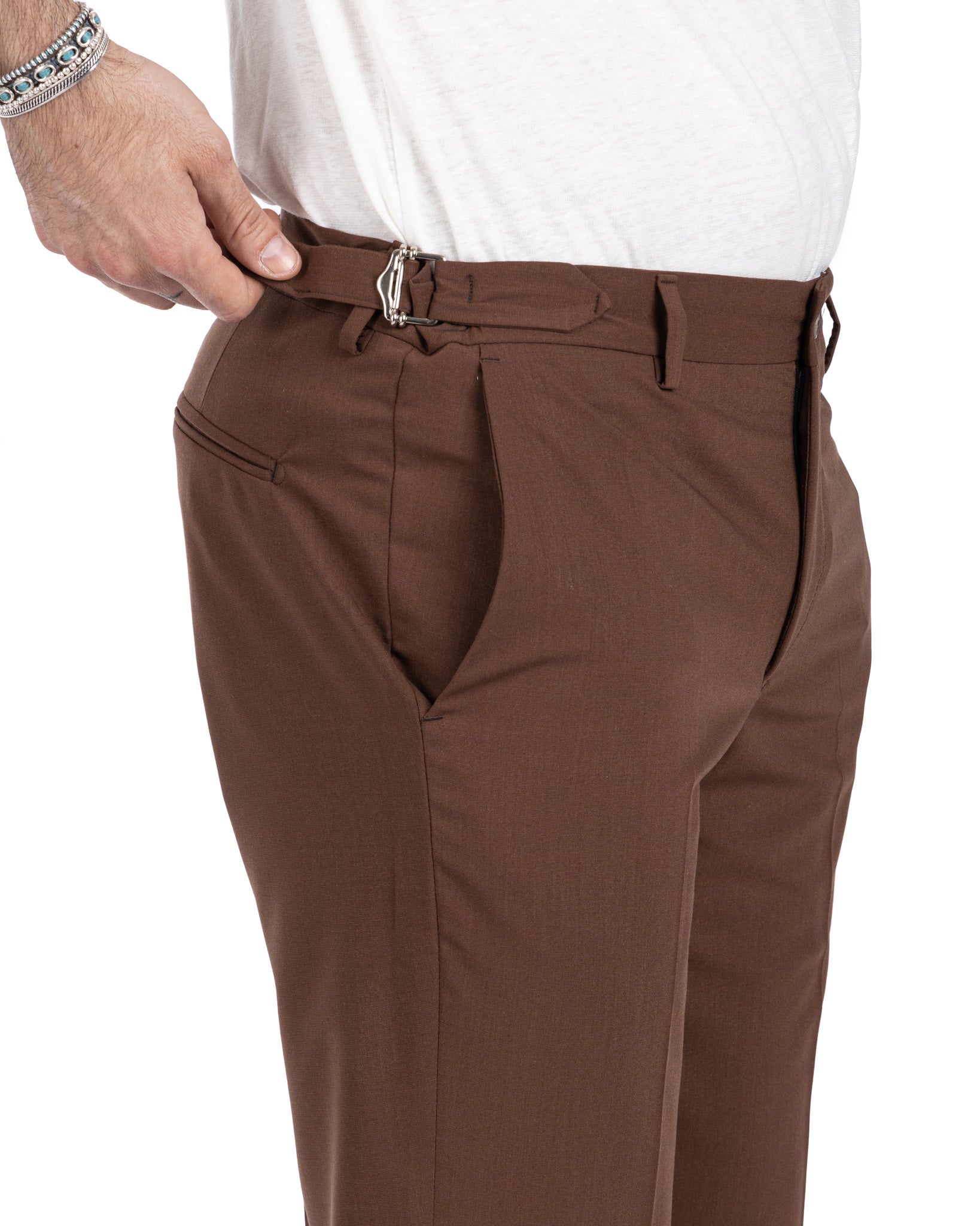 Trani - trousers with dark brown buckles