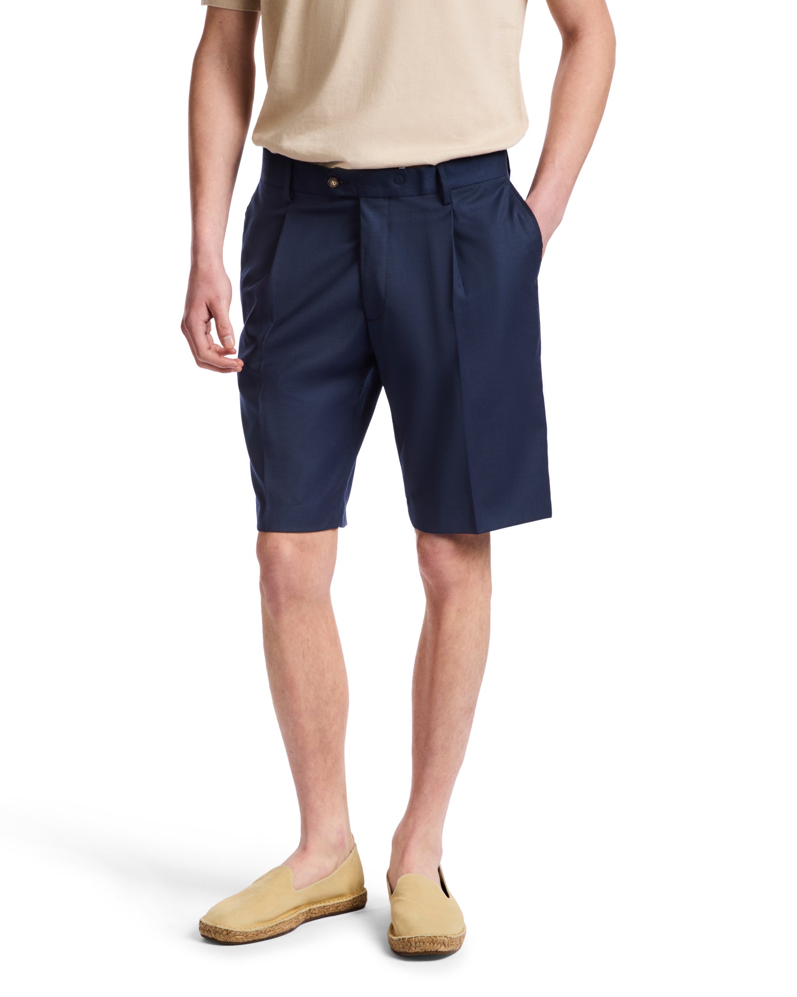 Colton - High-waisted Bermuda shorts with blue pleats