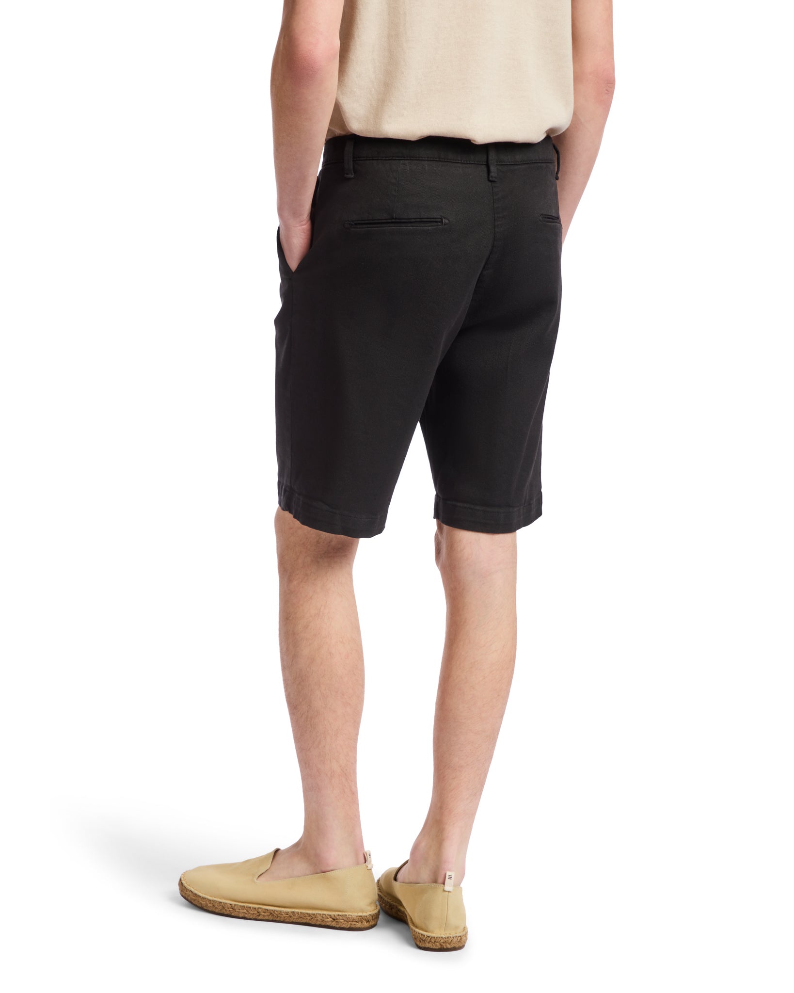 Easton black Bermuda shorts with pleats