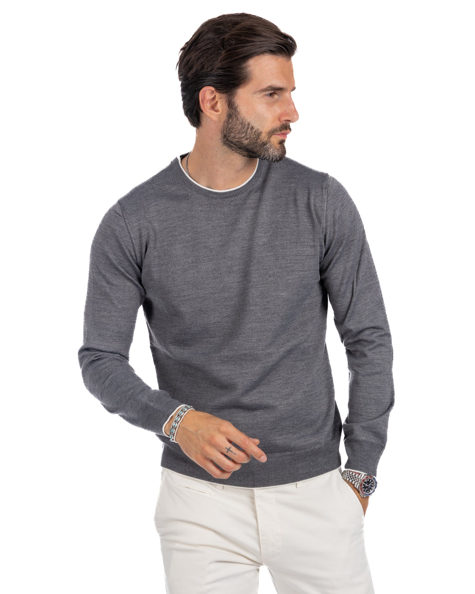 Seve - pull gris avec bordure blanche