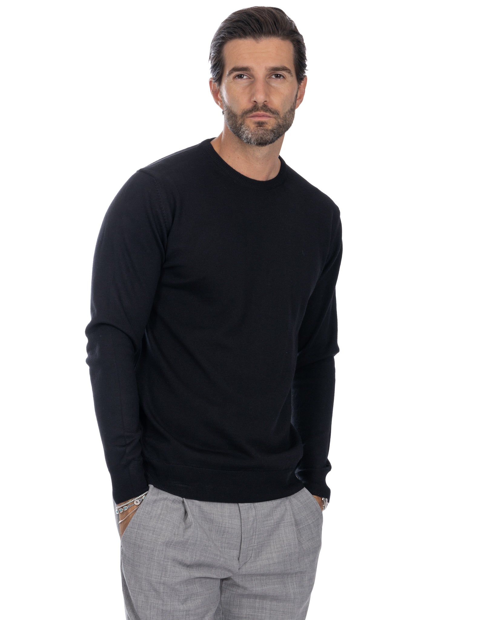 Furore - black merino wool sweater