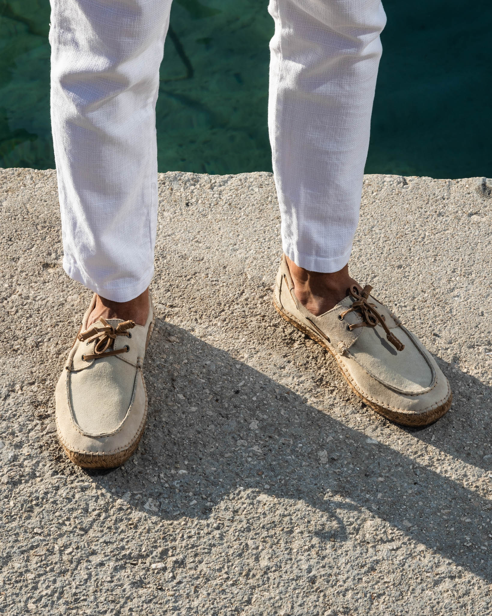 Pompeii - beige suede boat with rope bottom