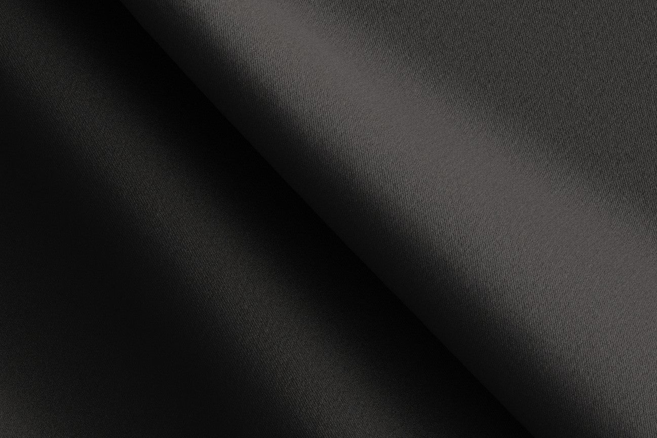 Costume ajusté en laine noire 110's Canonico